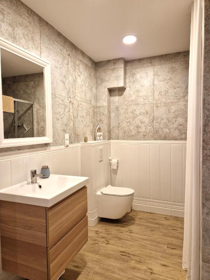 Apartment Pba Stockholm - Basen Kryty, Parter, Taras, Parking *